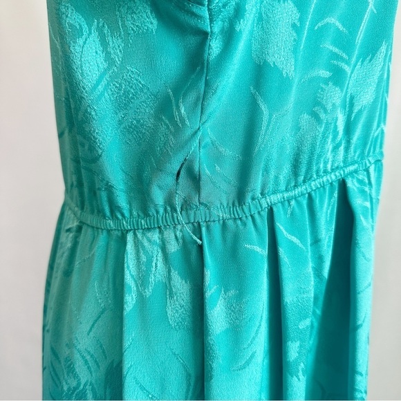 Vintage 80s Leslie Fay Teal Floral Embossed Jacquard Satin Pleated Shirt Dress - Picture 12 of 15